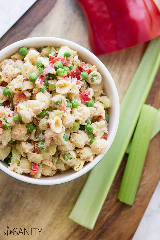 https://slimsanity.com/wp-content/uploads/2020/12/Easy-shrimp-pasta-salad-with-shells-and-peas-10.jpg